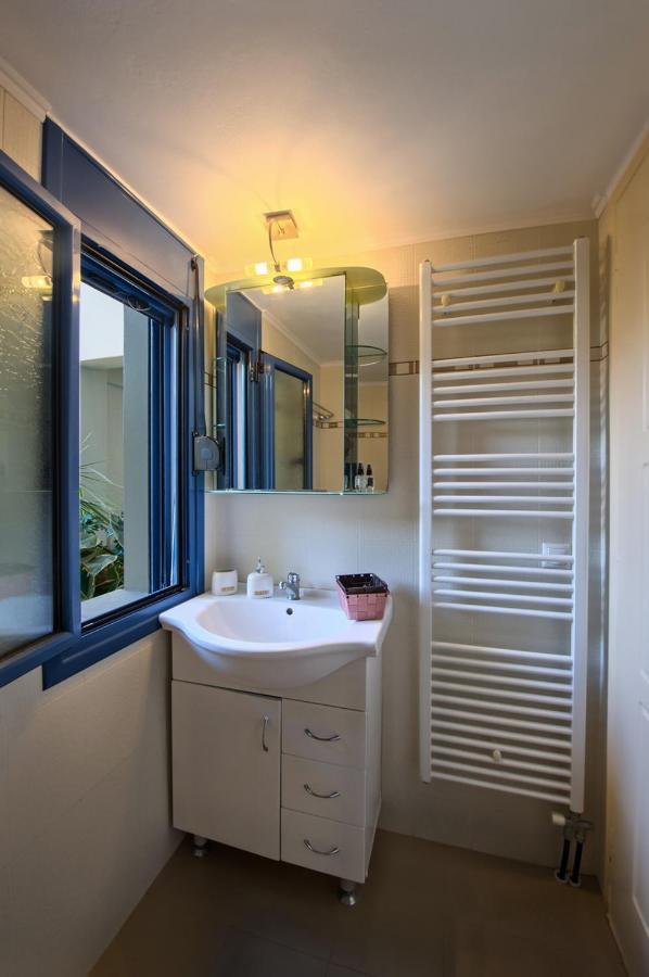 Seasight Living Apartment Plitra Luaran gambar